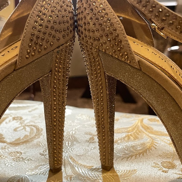 Meet your Posher, Susan - Picture 4 of 8